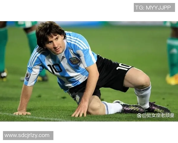 足球明星驾座之谜揭晓谁是绿茵场上的真正领袖与传奇人物 足球明星驾座之谜揭晓谁是绿茵场上的真正领袖与传奇人物