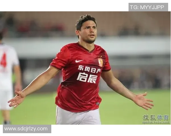 足球明星迪亚曼蒂的传奇人生与职业生涯回顾 足球明星迪亚曼蒂的传奇人生与职业生涯回顾