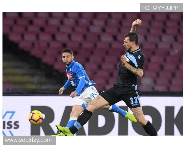 乌德勒支主场迎战赫拉克勒全力争胜的关键对决分析与展望 乌德勒支主场迎战赫拉克勒全力争胜的关键对决分析与展望