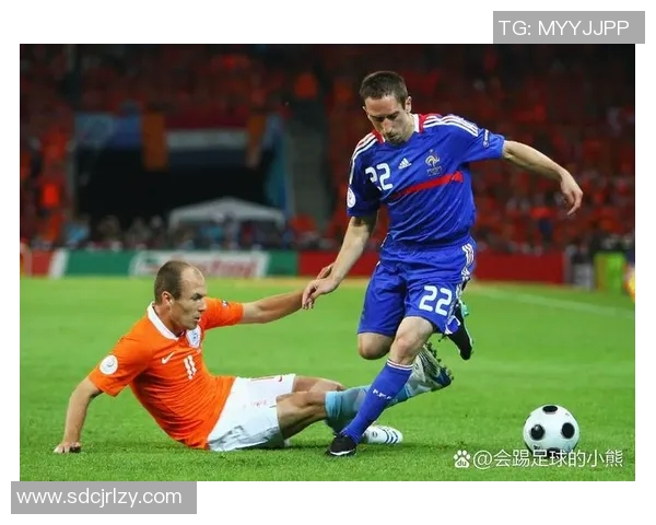 奥布拉多与穆尔西亚的精彩对决揭示了足球战术的魅力与激情